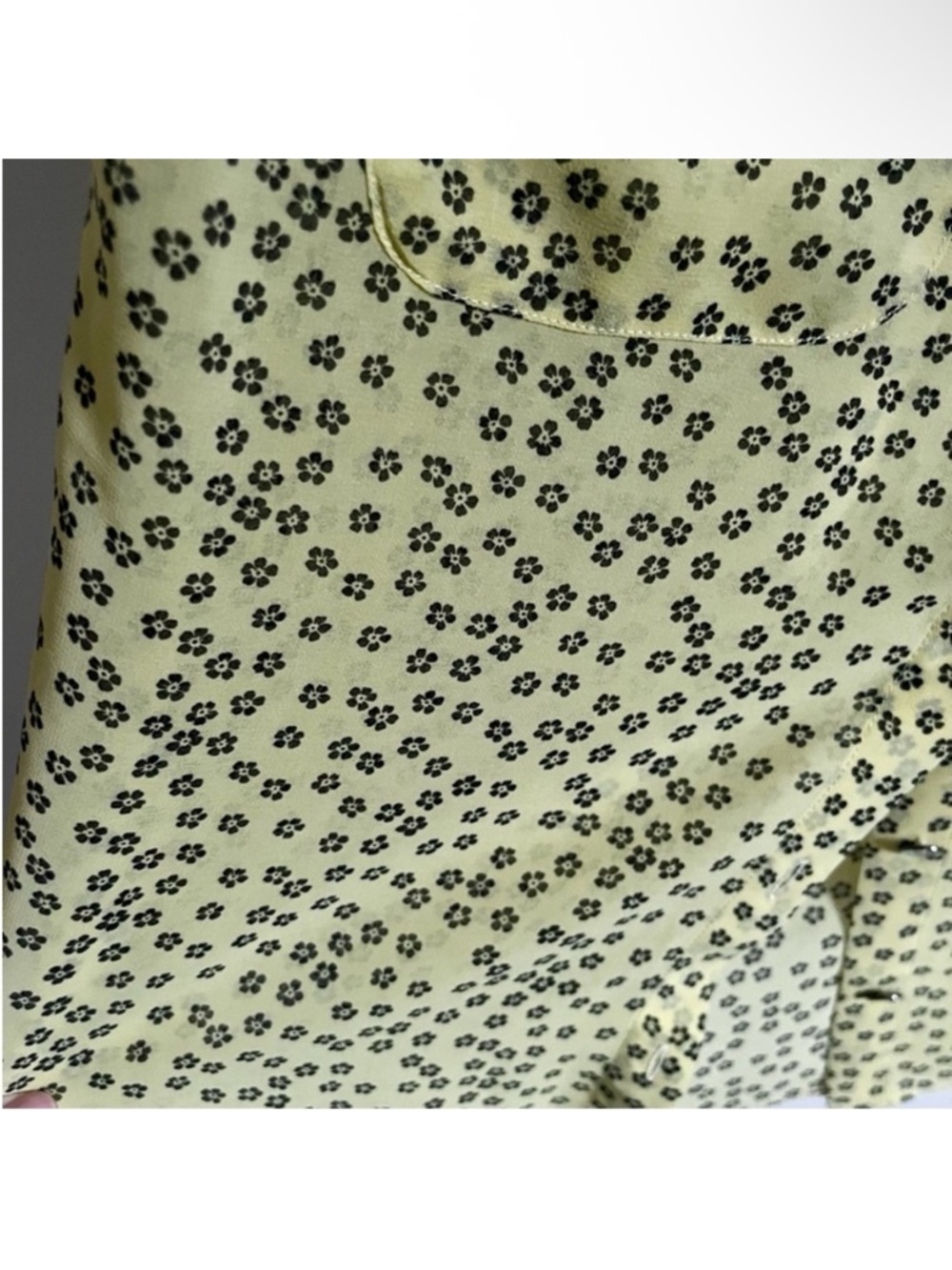 Cabi Viola blouse yellow black daisy print sleeveless semi sheer button front - Picture 4 of 10